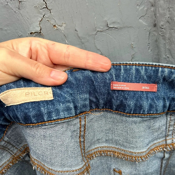 Pilcro Retro High-Rise Flare Jeans, size 30T - Picture 12 of 14